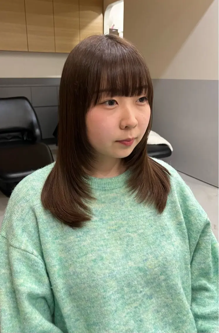 ミディアム 顔周りカット レイヤーカット 神谷 夏帆のヘアスタイル