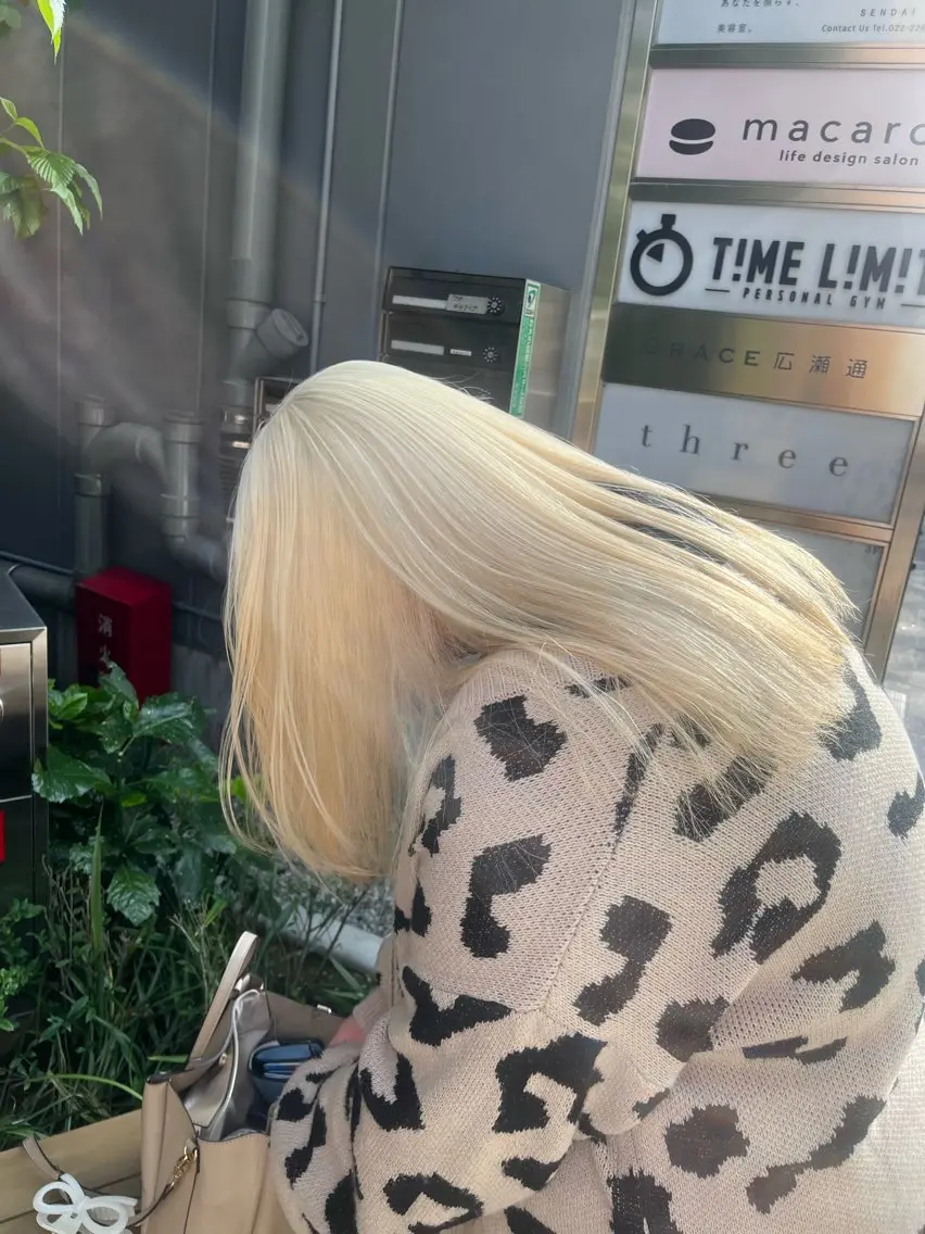 ロング カラー ブリーチ ケアブリーチ ハイトーンカラー TOTA 唯一無二カラーのヘアスタイル
