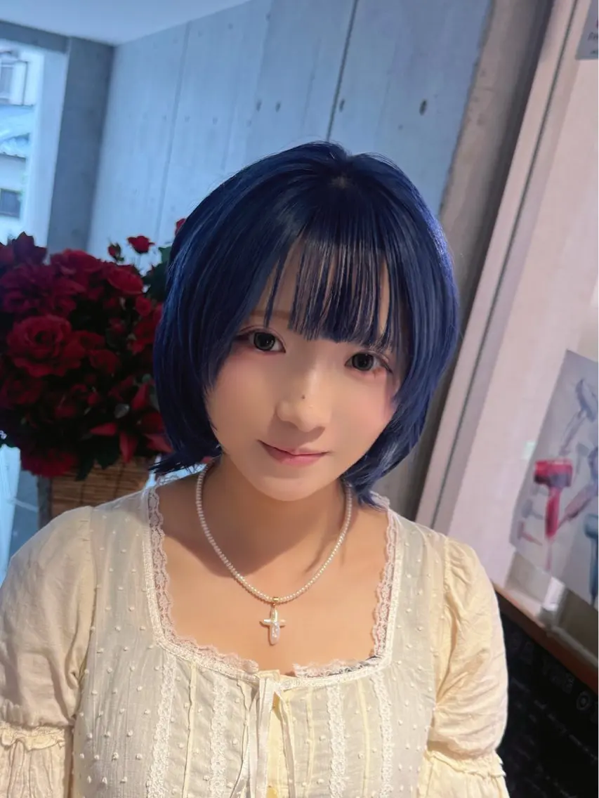 ミディアム カラー ボブレイヤー アクアカラー ブルーカラー ネイビーカラー ボブ カット ヘアカラー ✨レイヤー×ブリーチ ✨アニメ好き/僚汰のヘアスタイル