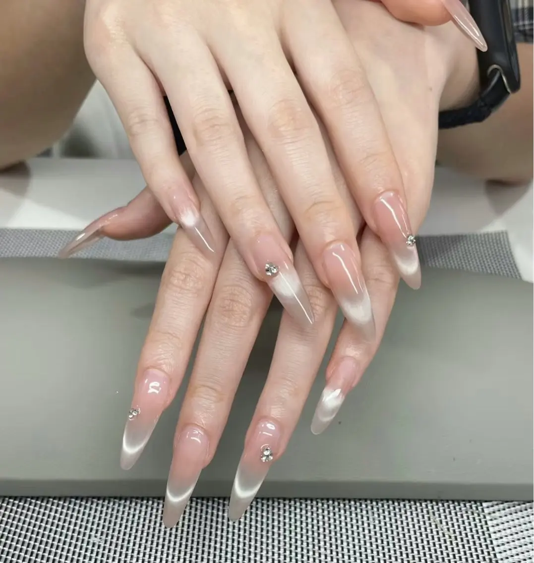 ネイル 高木 維麗絲のネイルデザイン