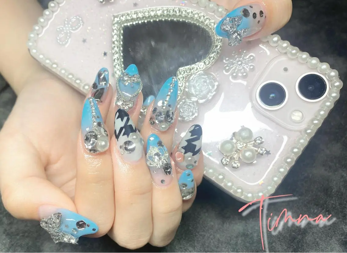 ロング ハンドネイル NAILSALON 🍔Timna🍟のネイルデザイン
