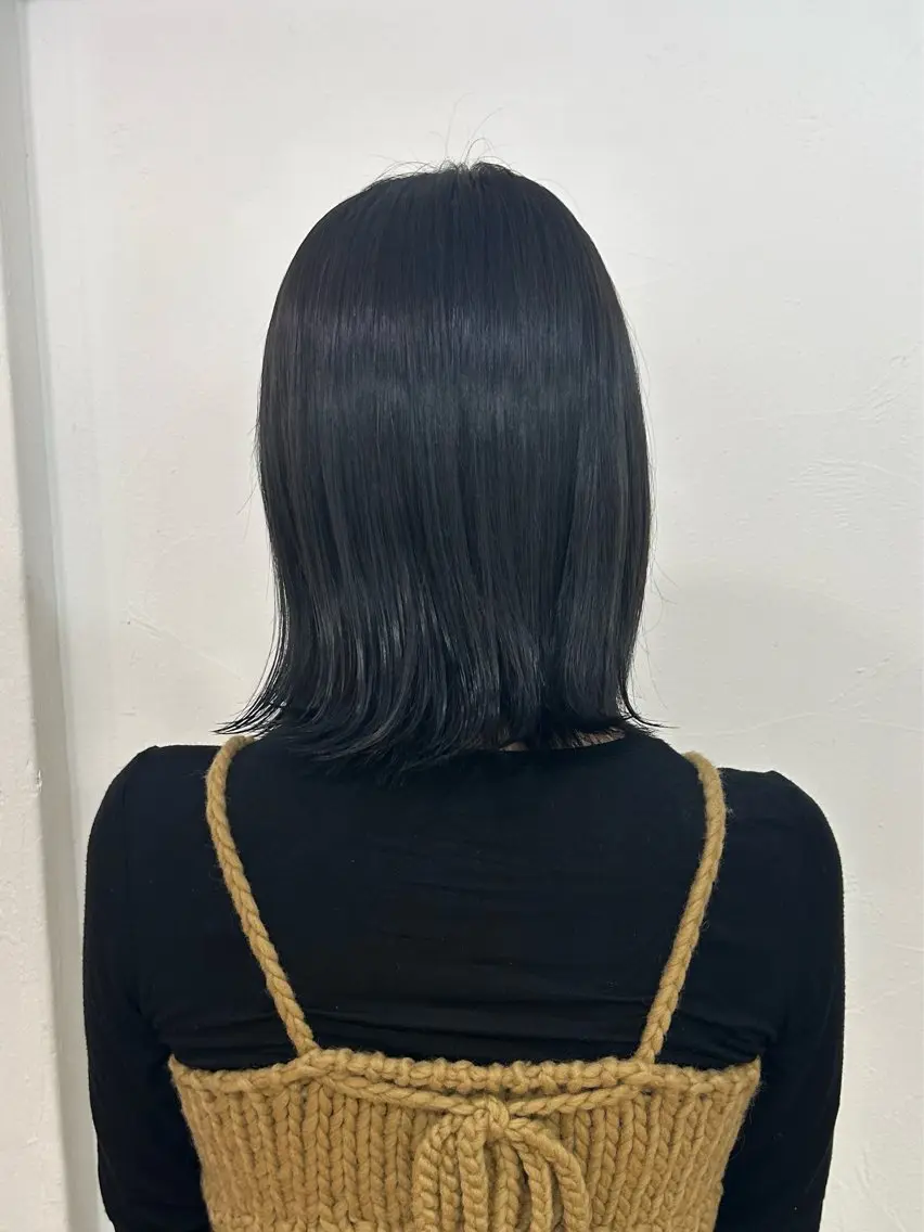 カラー 黒髪 ブルーカラー ブルーブラック たきぐち さくらのヘアスタイル