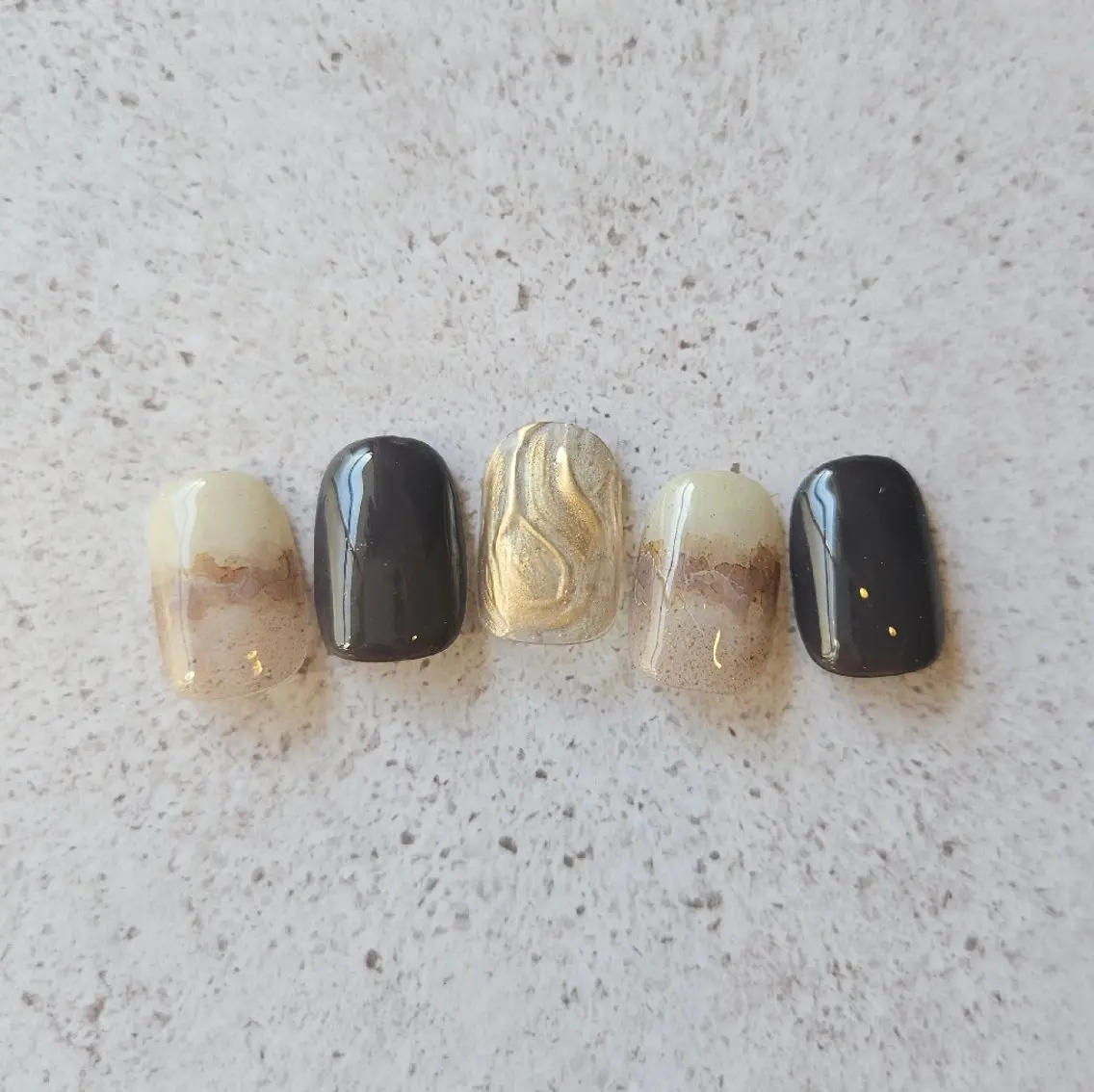 ネイル ジェルネイル ニュアンスネイル パラジェル バレンタイン 冬ネイル ハンドネイル Nailsalon manoのネイルデザイン