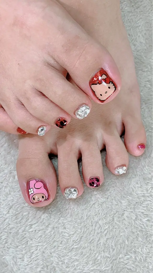 ネイル フットネイル shino🌟 痛ネイルのネイルデザイン