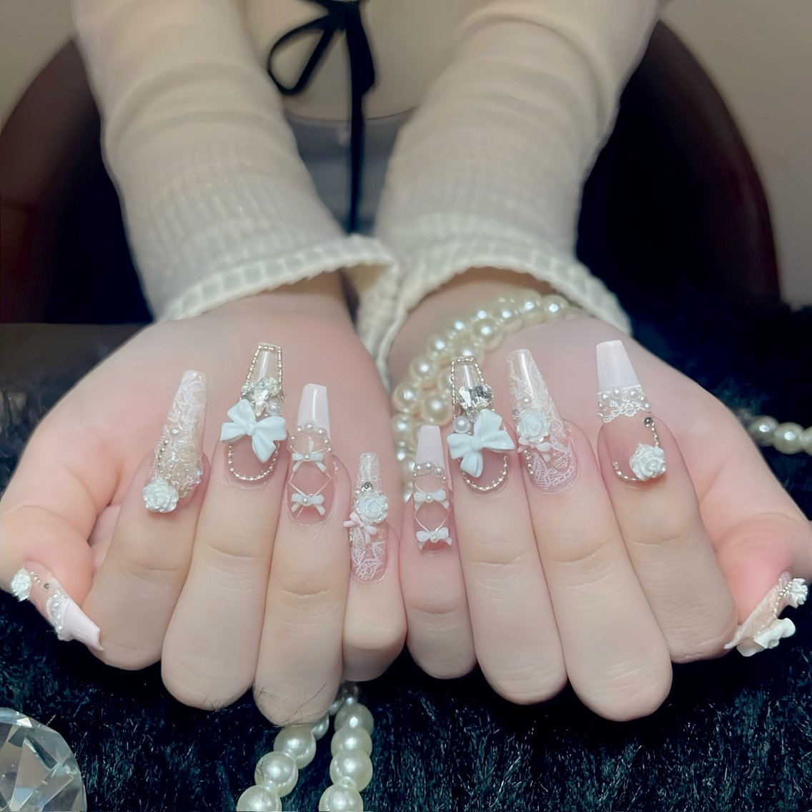 ネイル オーロラネイル 長さ出し フラッシュネイル フレンチネイル ジェルネイル ハンドネイル Amee Nail Salonのネイルデザイン
