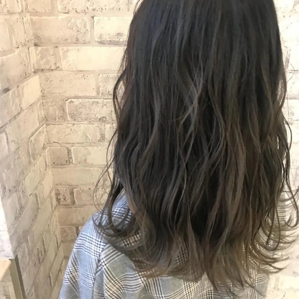 ロング カラー ブリーチ グラデーションカラー グレージュ シルバー シルバーグレージュ カット ヘアカラー Oopsレイヤー 加藤澄都のヘアスタイル
