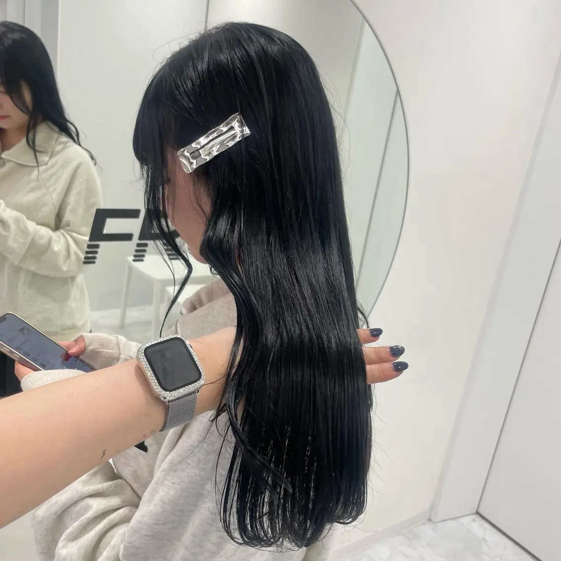 ミディアム カラー ラベンダー💜 グレージュ🩶のヘアスタイル
