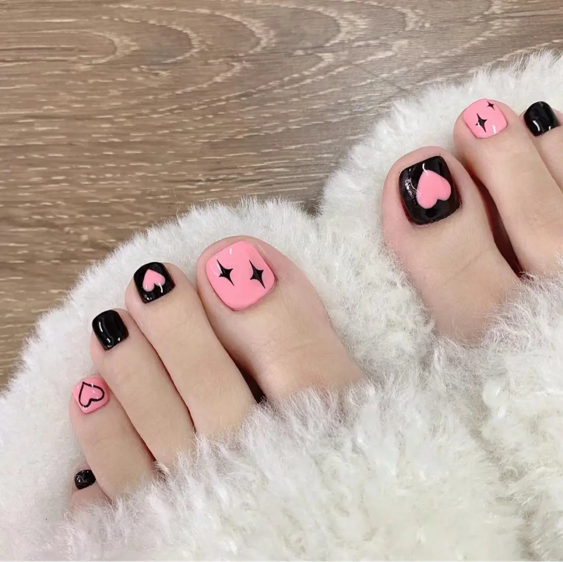 ネイル フットネイル 🎀Ｍ nails✨ ビューティーのネイルデザイン