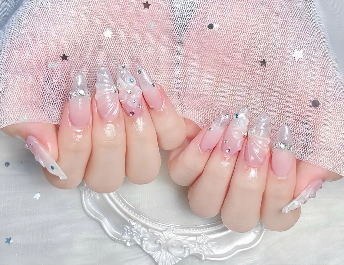 ネイル チークネイル 長さ出し フレンチネイル ジェルネイル グラデーション ハンドネイル THANHTHANH NAILのネイルデザイン