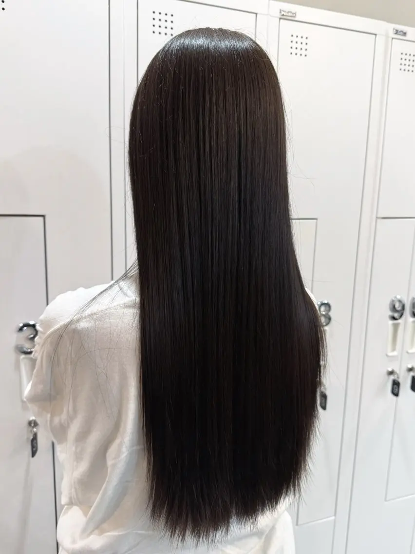 ロング カラー 透明感カラー ヘアカラー トリートメント 三條 朋香のヘアスタイル