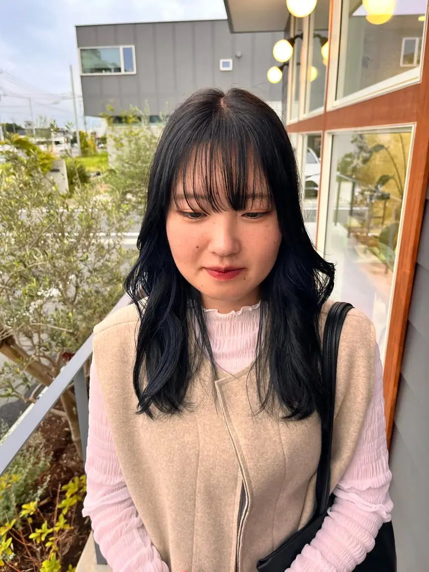 ロング カラー イヤリングカラー 縮毛矯正 吉水 果穂のヘアスタイル