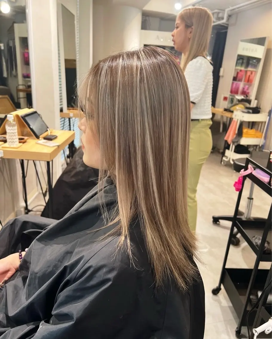 ミディアム カラー ベージュカラー ハイライトカラー ハイライト 指名数No.1 /NAOYAのヘアスタイル