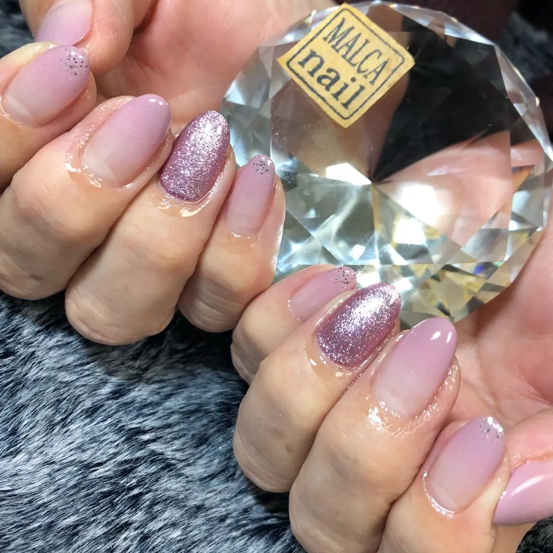 ミディアム カラー パーマ ヘアアレンジ キッズ ネイル マツエク・マツパ 荒木 莉奈のネイルデザイン