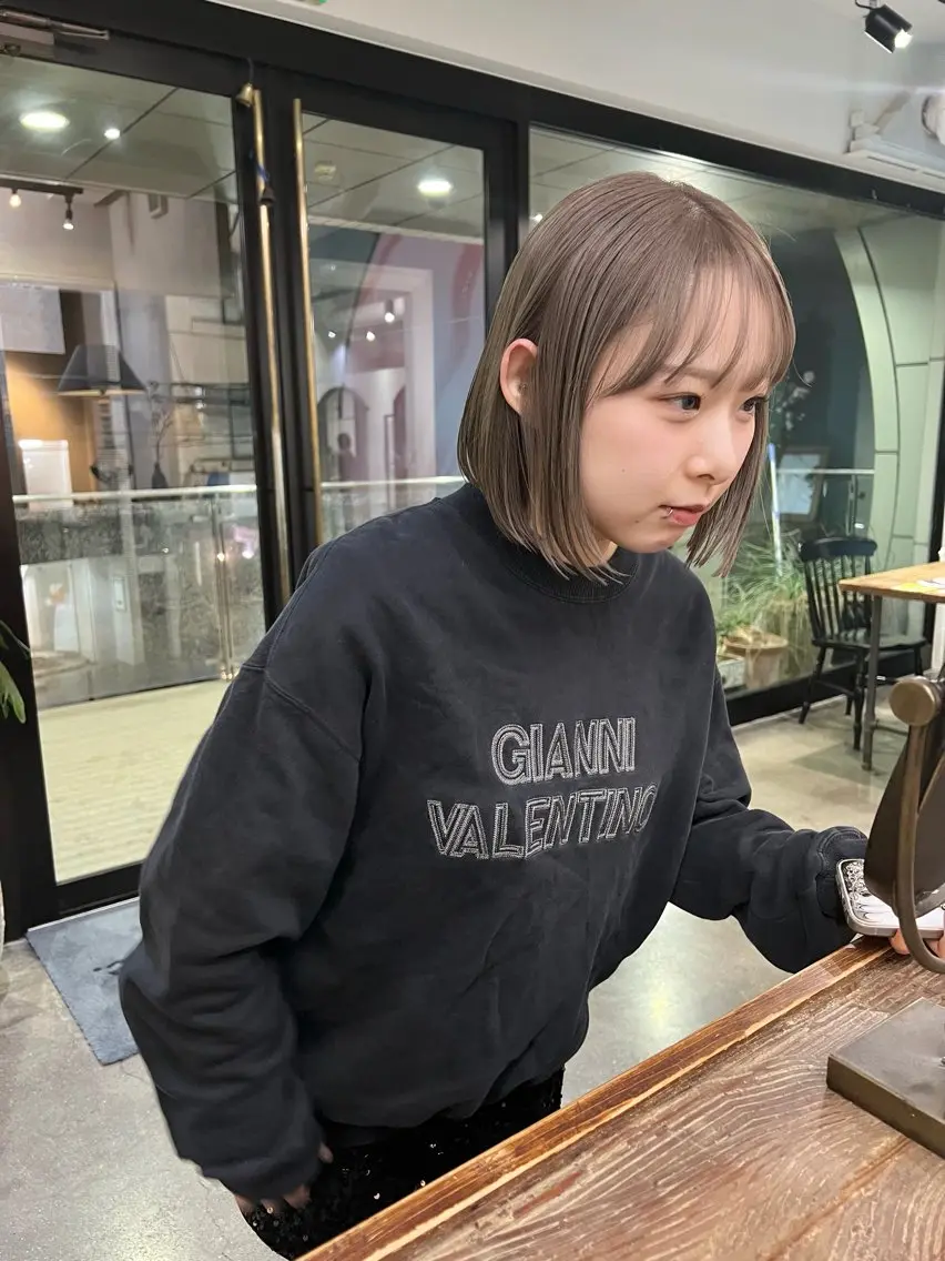 ショート カラー ブリーチ ケアブリーチ ダブルカラー グレージュ ハイトーンカラー カット ヘアカラー 千葉 郁也のヘアスタイル
