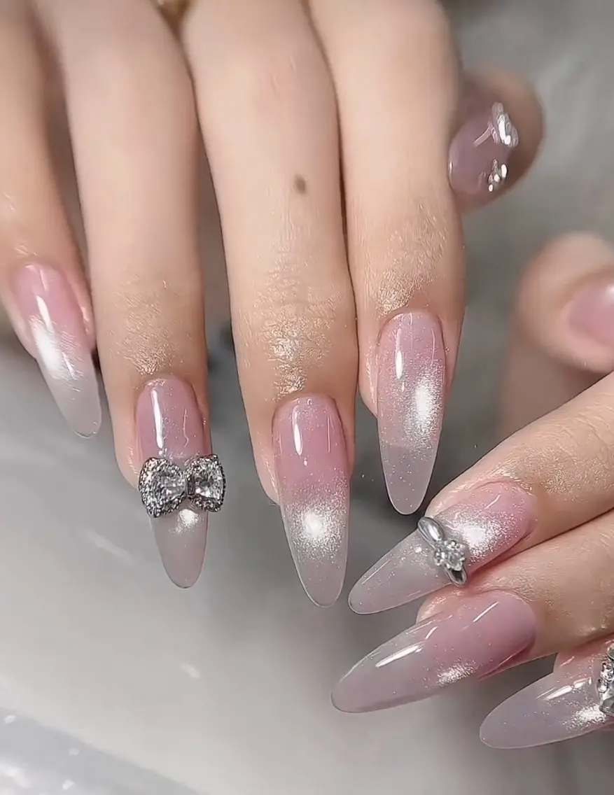ネイル フレンチネイル ジェルネイル ガラスフレンチ ハロウィン ハート H.baby Nail Salonのネイルデザイン