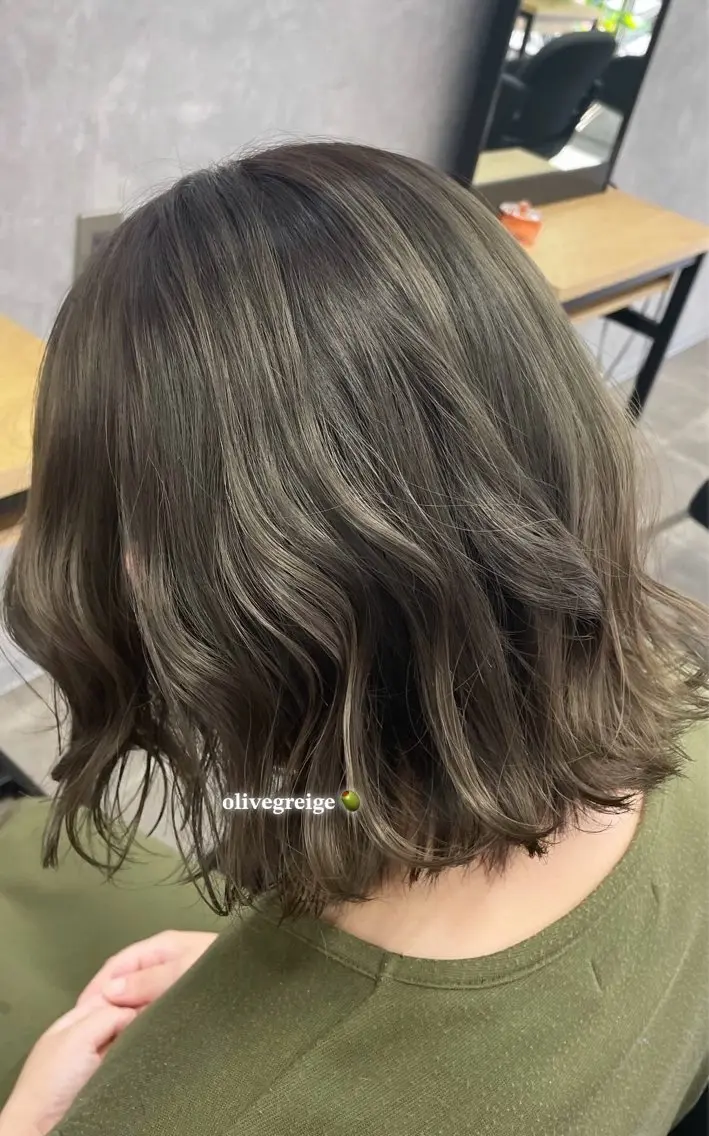 カラー ブリーチ グラデーションカラー ヘアカラー 🪡 KIMU🪡🎀のヘアスタイル