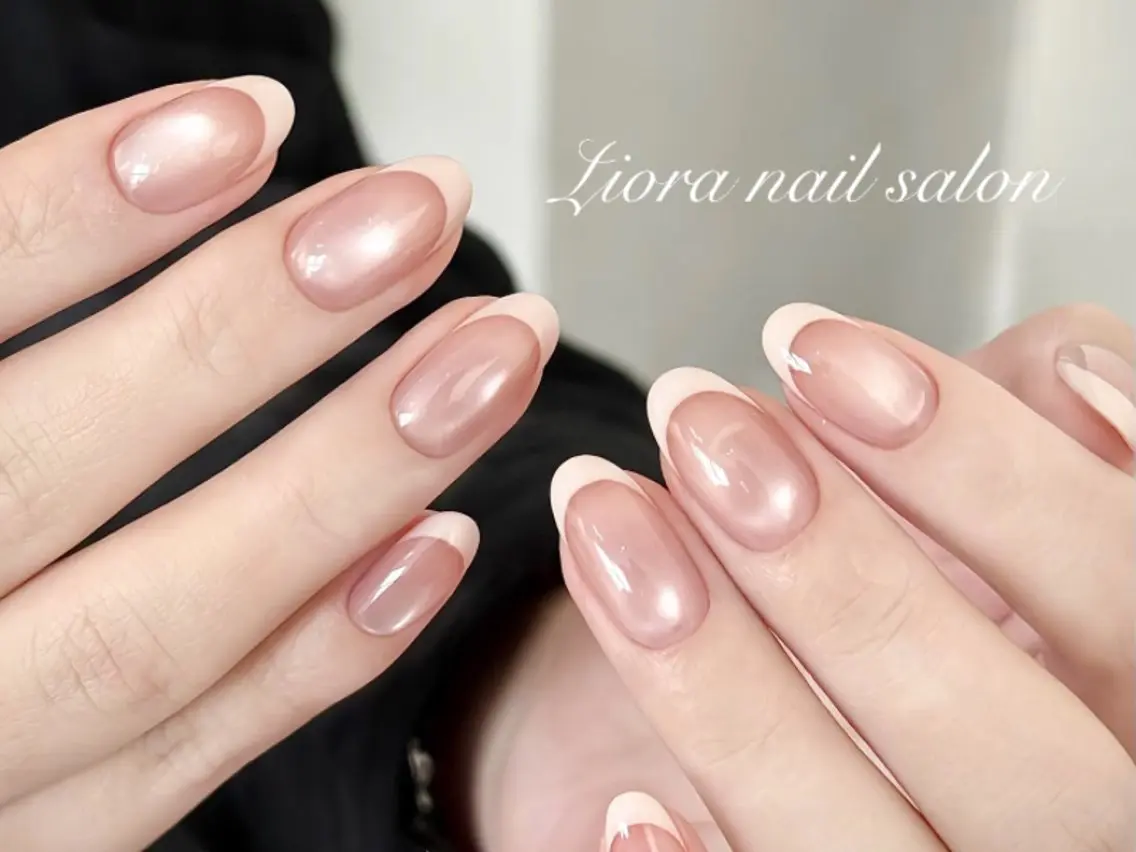 ネイル フレンチネイル ジェルネイル ガーリー グラデーション キラキラネイル JUN Lioraネイルのネイルデザイン