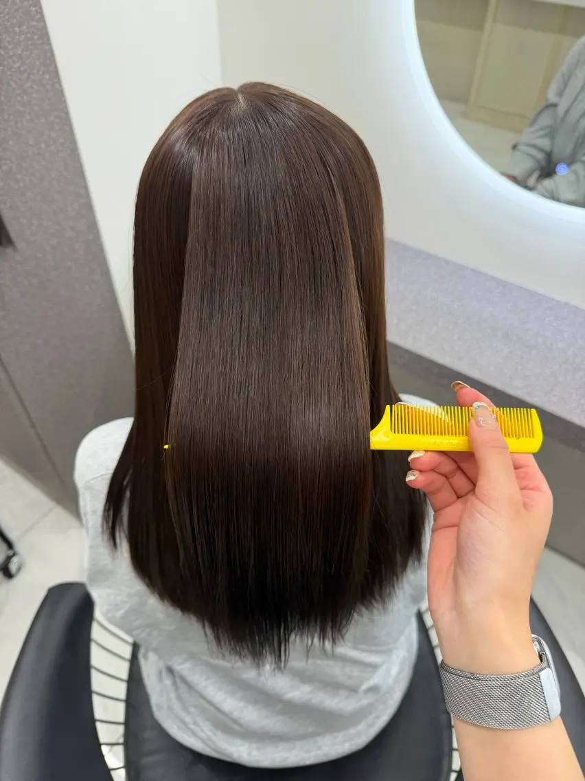 セミロング カット ヘアカラー 縮毛矯正 hina/艶カラー/ 縮毛矯正/梅田のヘアスタイル