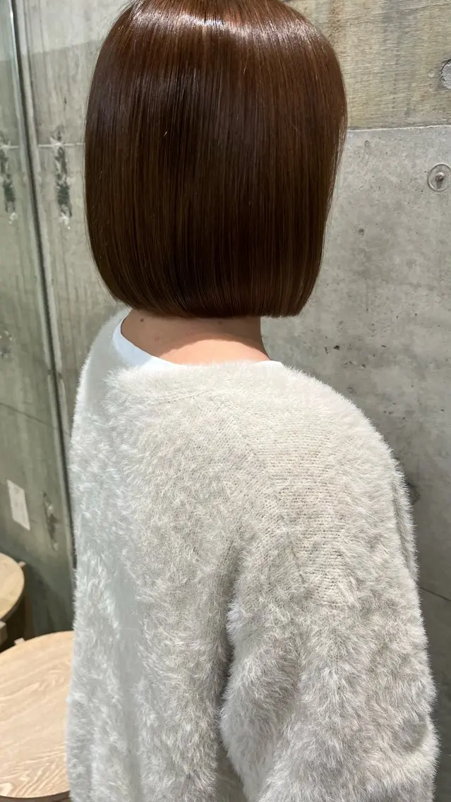 瑠己杏 :ボブ/ ハイトーンワンカラーのヘアスタイル