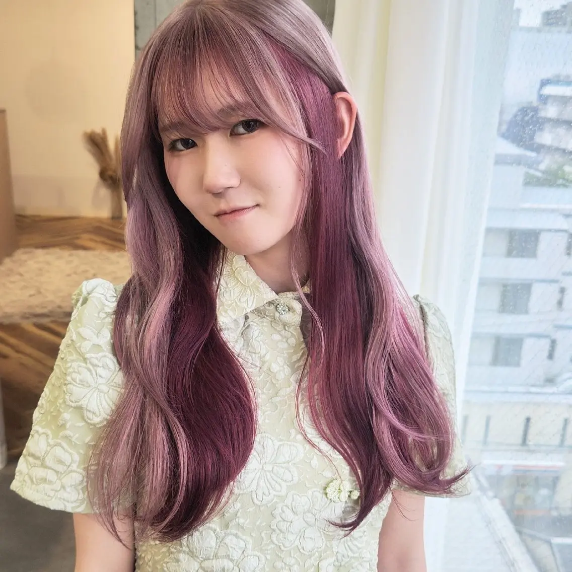 ロング カラー ベージュカラー デザインカラー ピンクカラー ピンクベージュ レッドカラー 髪質改善.縮毛矯正 ×韓国ヘアyukiのヘアスタイル