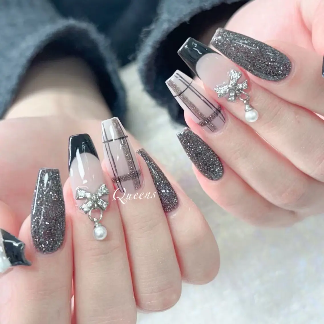 ネイル ハンドネイル Queens テイのネイルデザイン