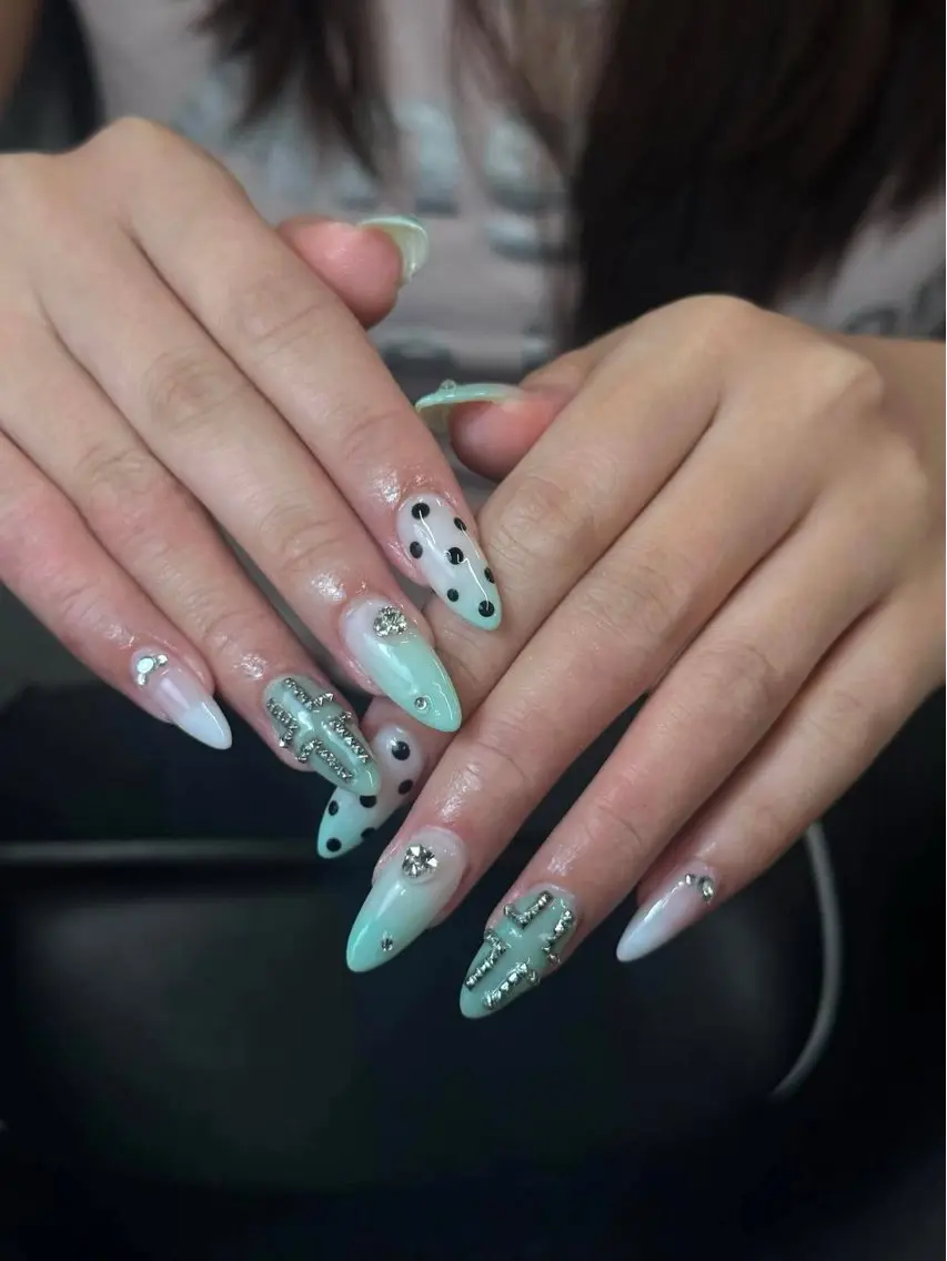ネイル アートネイル フレンチネイル ジェルネイル 韓国ネイル マグネットネイル HAPPI NAIL 大国町のネイルデザイン