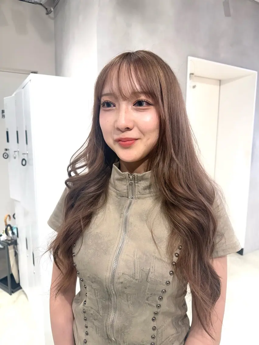 ロング カラー ベージュカラー ブリーチ ミルクティーベージュ カット ヘアカラー ハイトーン/うる艶 🤍カラー Mioのヘアスタイル