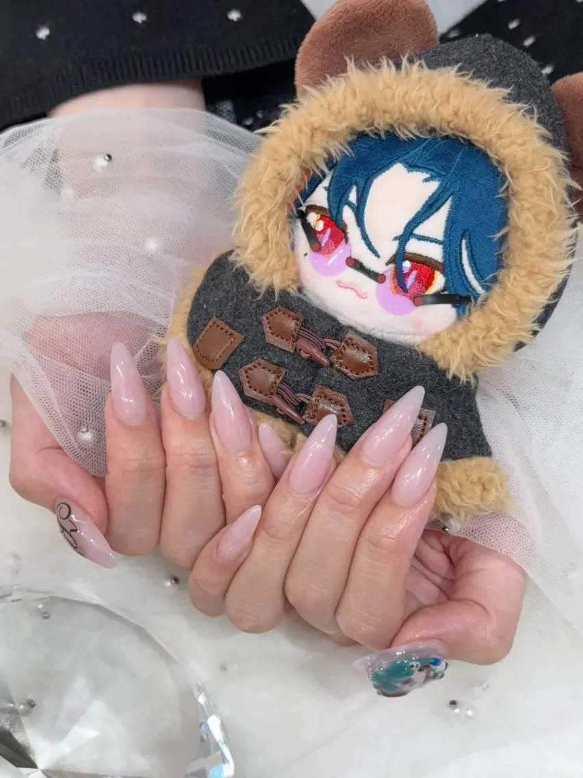 ネイル ハンドネイル ベスティオーラ aineのネイルデザイン