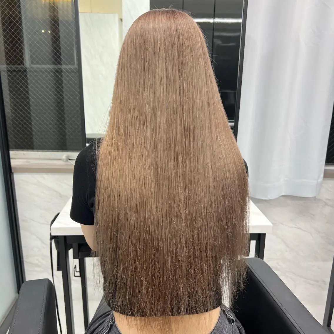 ロング カラー シールエクステ ハイトーンカラー エクステ ヘアカラー トリートメント シールエクステ特化 ハイトーン、NANAのヘアスタイル