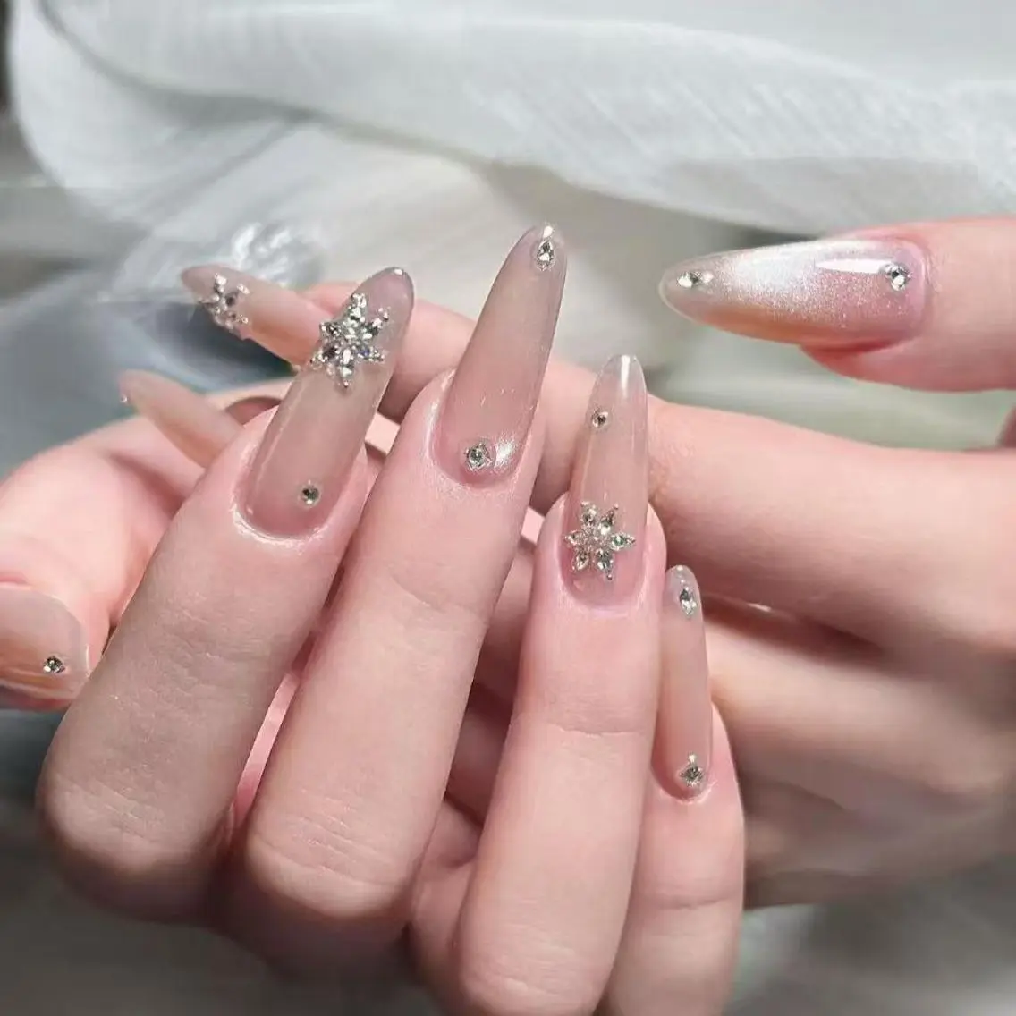 ネイル 長さ出し フレンチネイル ジェルネイル ガラスフレンチ 韓国ネイル Hana Bloom Nail💛Rinaのネイルデザイン