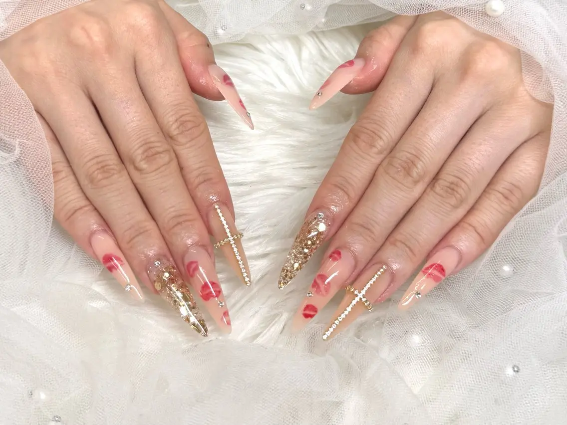 ネイル ゴールド ハンドネイル AOI💅🏾 LUCAS 千葉のネイルデザイン