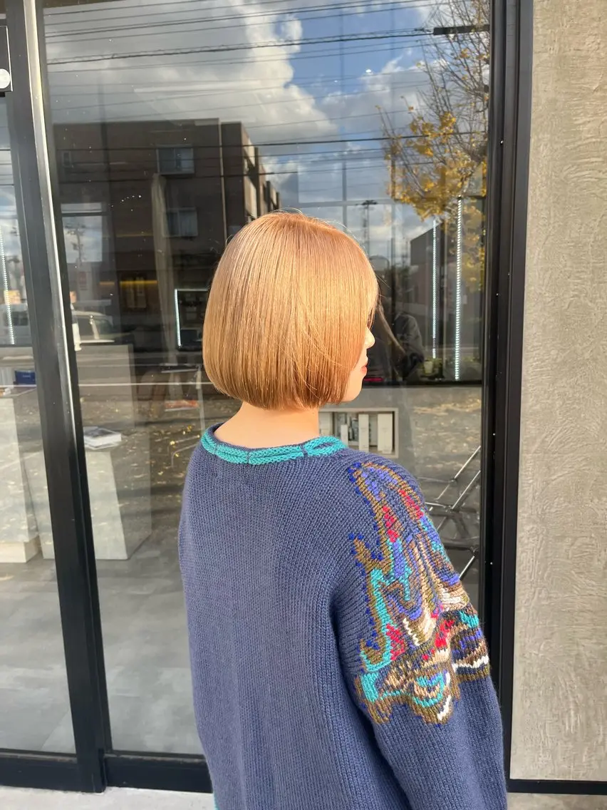 ショート カラー バレイヤージュ ベージュカラー ブリーチ ケアブリーチ ダブルカラー 長谷川 湧のヘアスタイル