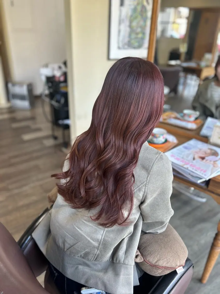 ロング カラー ブリーチ ブラウンカラー カシス ダブルカラー ブリーチなしカラー カット ヘアカラー トリートメント 井上 花音のヘアスタイル