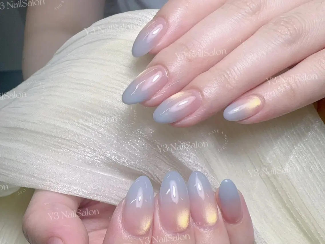 ネイル ブルー ゴールド グラデーション 韓国ネイル マグネットネイル ハンドネイル Y3 NailSalonのネイルデザイン