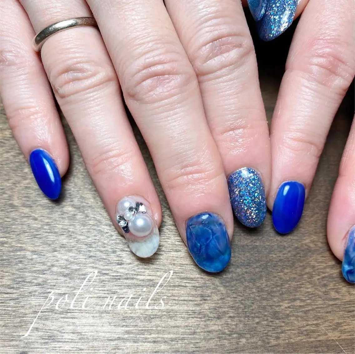 ネイル ブルー ハンドネイル poli nailsのネイルデザイン
