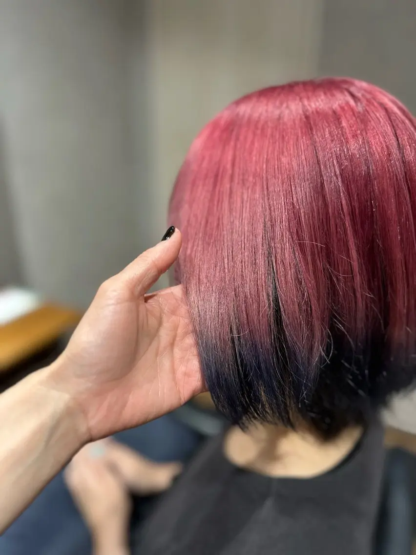 🩶ブリーチ1回+デザインカラー+超音波トリートメントの写真