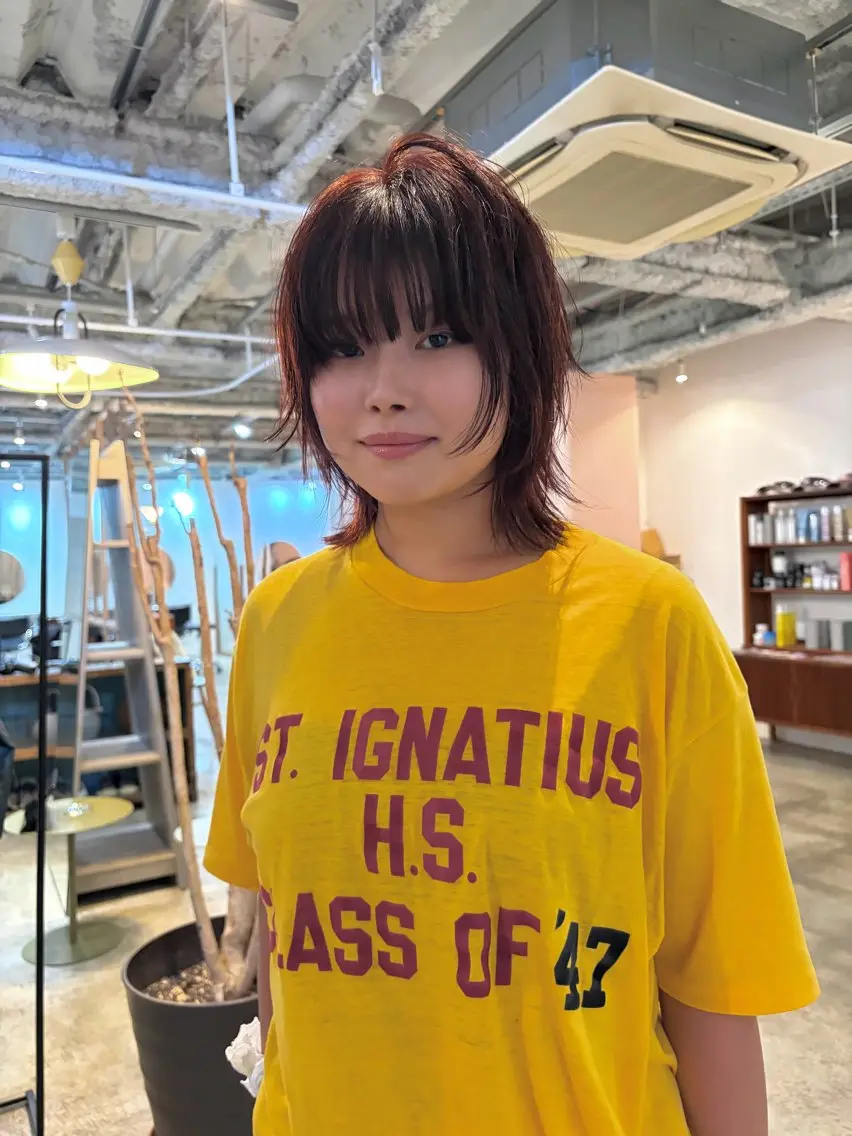 ミディアム カラー レッドカラー レイヤーカット シャギー ウルフカット カット ヘアカラー yu maのヘアスタイル