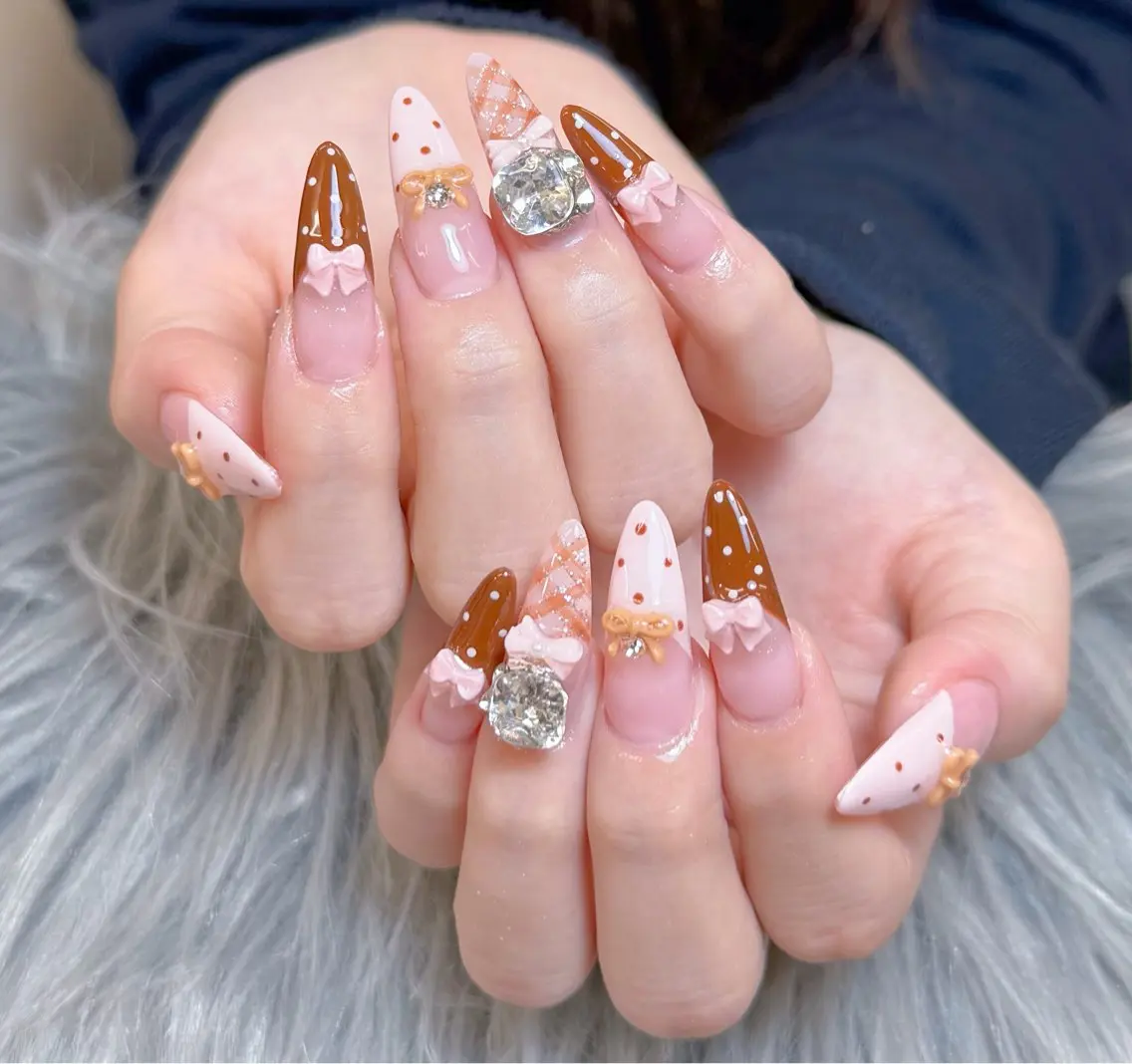ネイル ハンドネイル ハンドケア Anh Nail 歌舞伎町のネイルデザイン