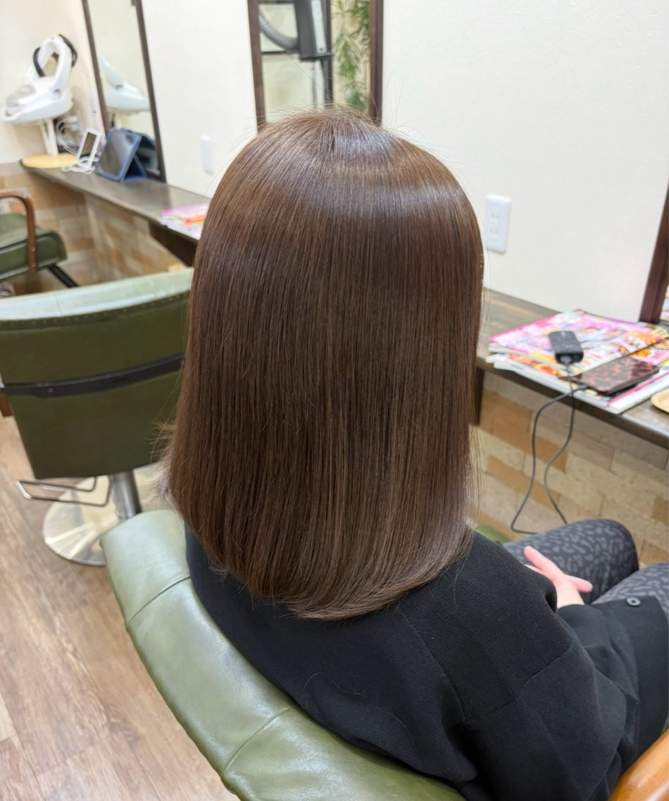 ミディアム ヘアカラー 安松 莉那のヘアスタイル