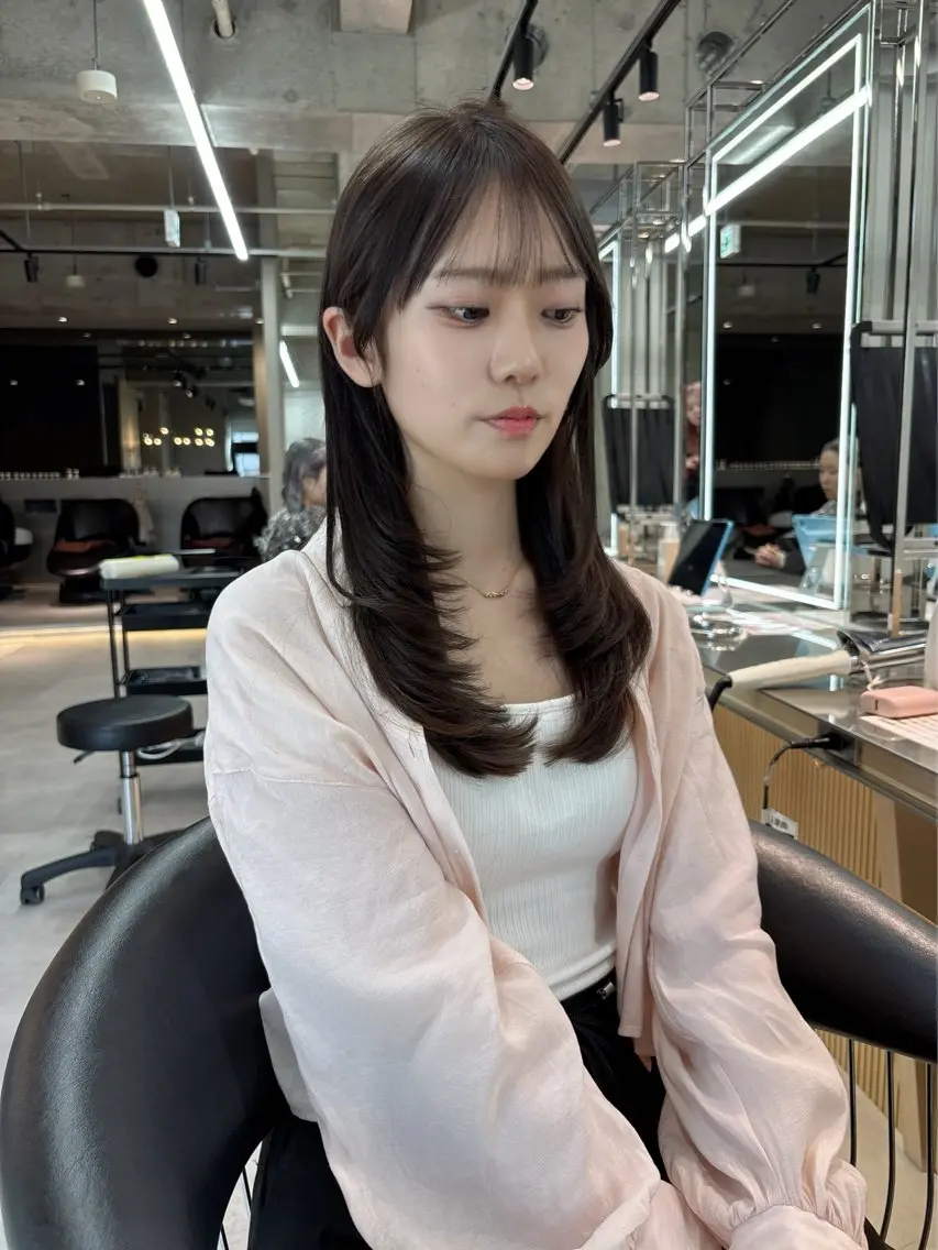 ミディアム カラー ミディアムレイヤー 透明感カラー ボブ 顔まわりレイヤー 韓国風ヘア 【博多髪質改善】 吉村　清志のヘアスタイル