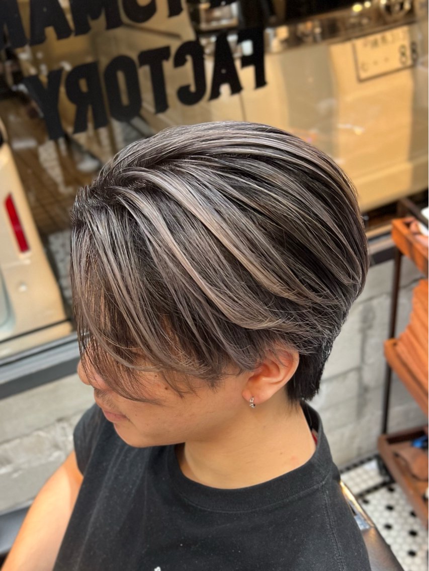 メンズ メンズバレイヤージュ センターパート フェードカット ツーブロック 刈り上げ カット 指名No.1💥 ユウトのヘアスタイル