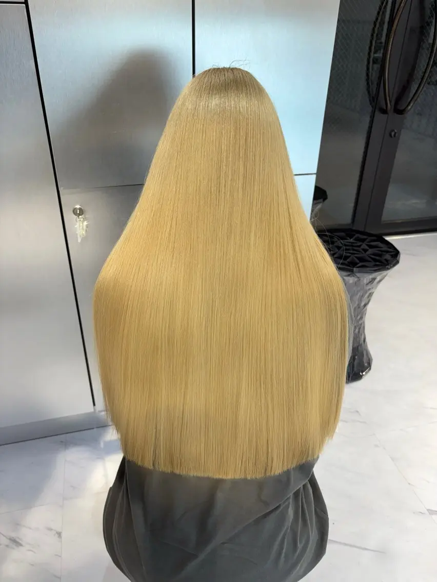 ロング VEGA ヒカル 艶髪ハイトーン天神のヘアスタイル