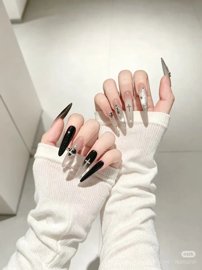 メンズ ネイル メンズ韓国風 オーロラネイル チークネイル 長さ出し フレンチネイル ハンドネイル ハンドケア NEW NAIL 池袋🔥🧲のネイルデザイン