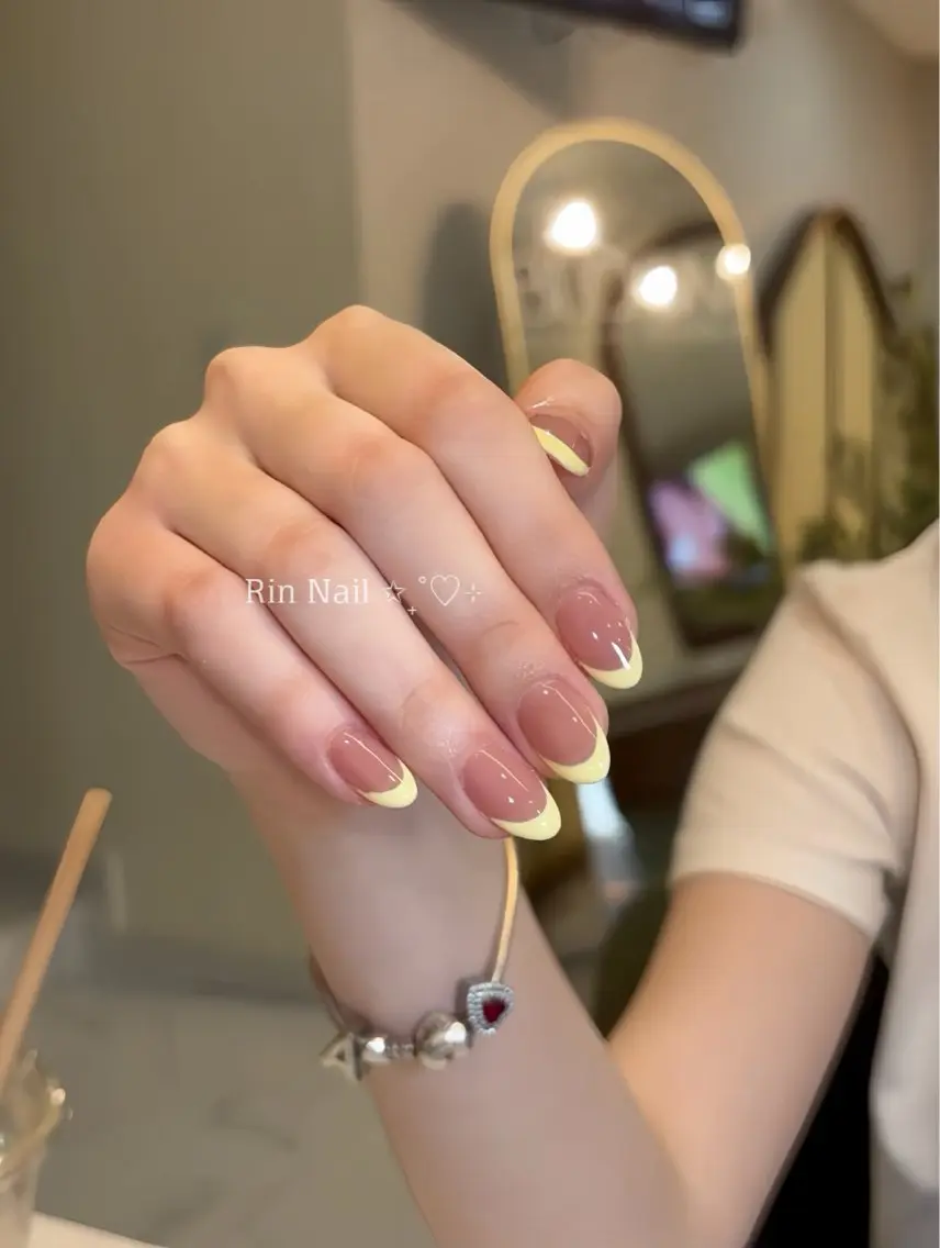 ネイル ボルドー フレンチネイル グラデーション キラキラネイル 韓国ネイル ハンドネイル Rin Nail Shinokuboのネイルデザイン