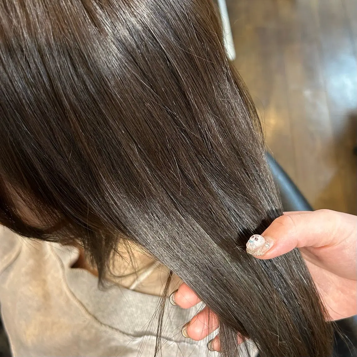 ミディアム カラー ベージュカラー オリーブベージュ 徳永　髪質改善 カラー🪄💫のヘアスタイル