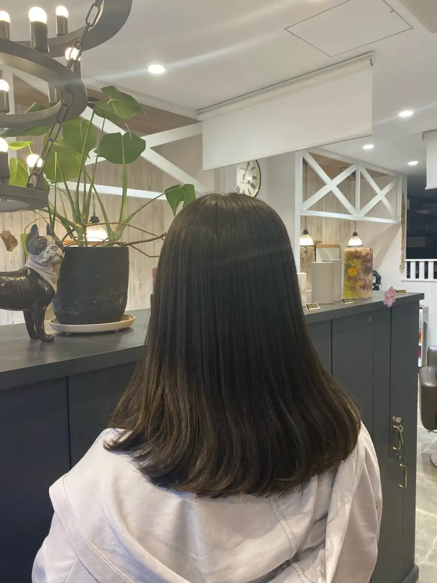 セミロング カラー 透明感カラー グレージュ 柴田 枝利子のヘアスタイル