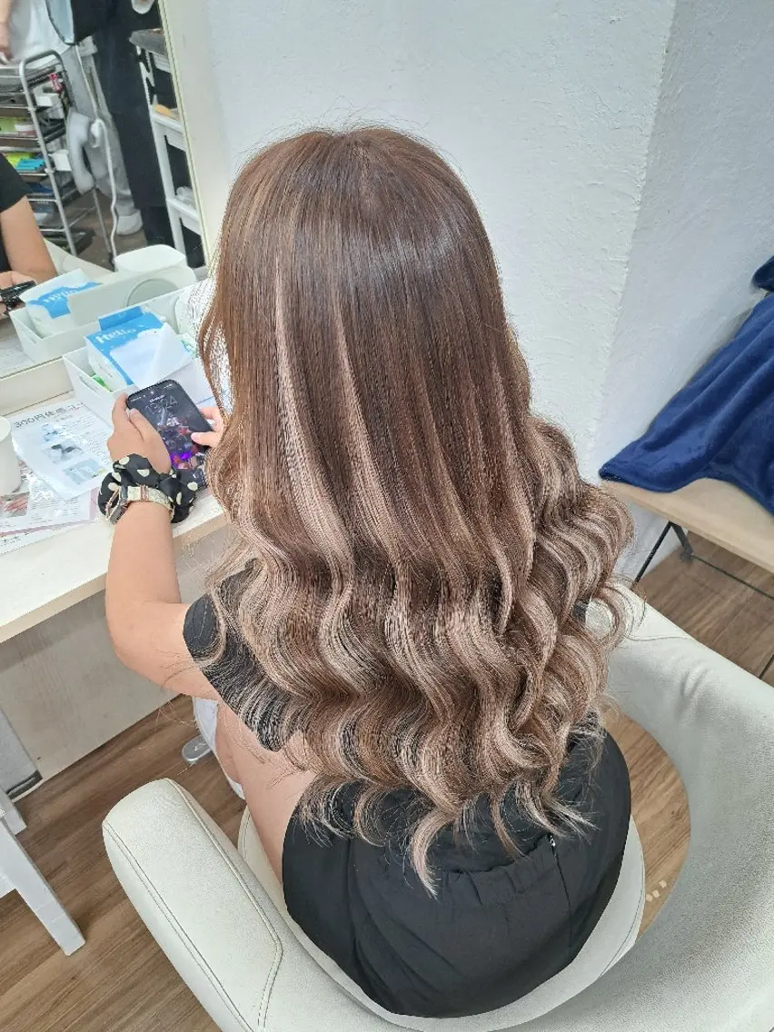 ロング カラー ハイライトカラー エクステ ハイライト エクステ GLOSS心斎橋🌹 はるなのヘアスタイル