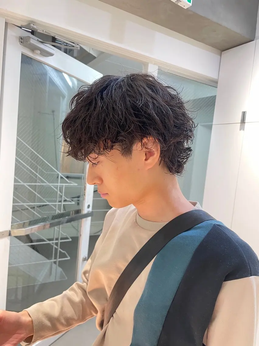 ショート パーマ ヘアアレンジ メンズ メンズパーマ カット パーマ トリートメント ヘアセット 艶カラー✨縮毛矯正✨ 翁長孝輔のヘアスタイル