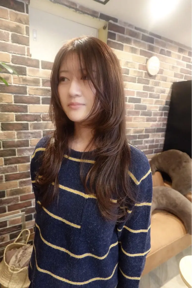 セミロング 顔周りカット レイヤーカット 小顔カット AROMA awanoのヘアスタイル