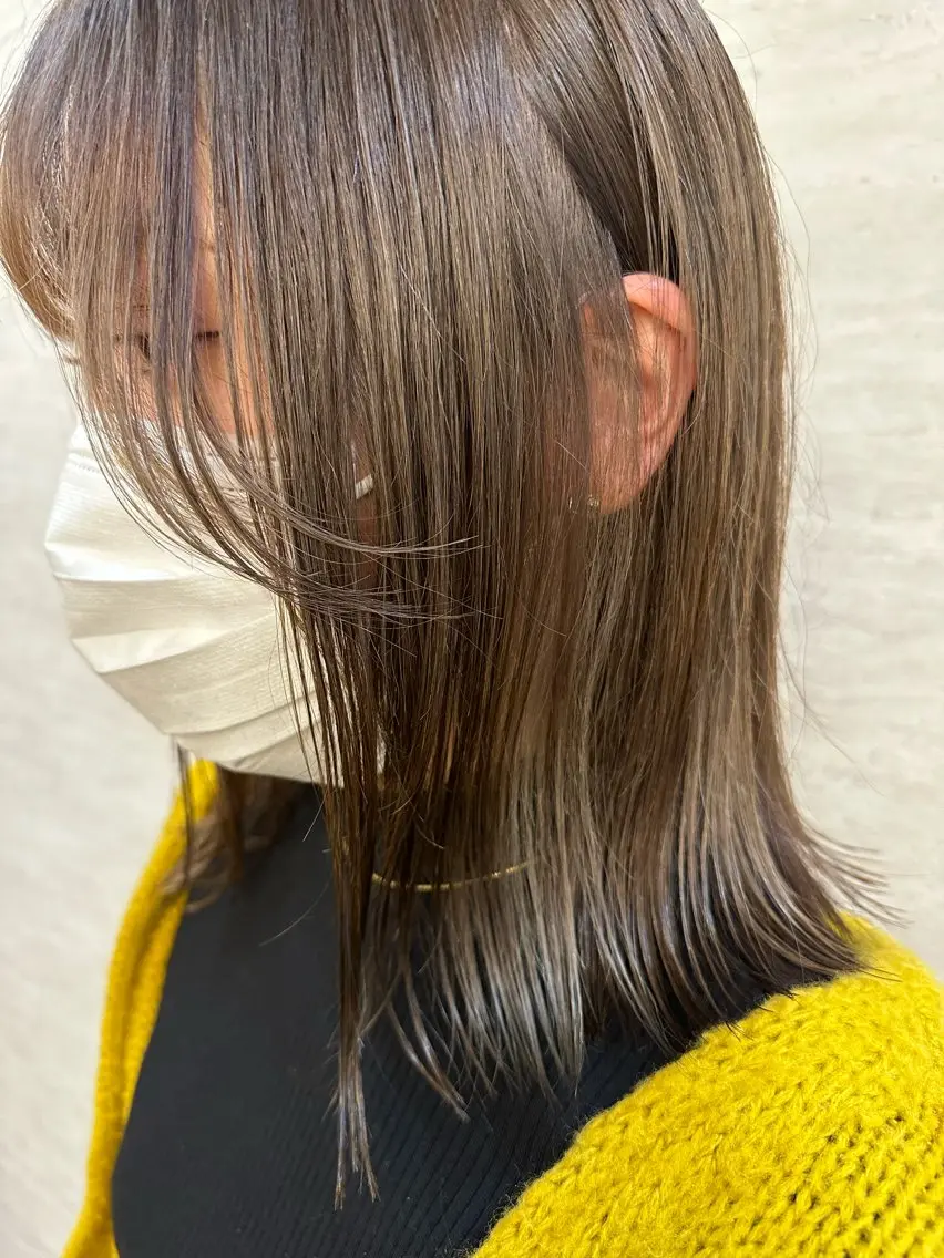ミディアム カラー グレージュ newi まーぼーのヘアスタイル